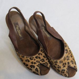 Pure Chocolate Highly Addictive Footware animal cheetah print wood heel-Sz 8